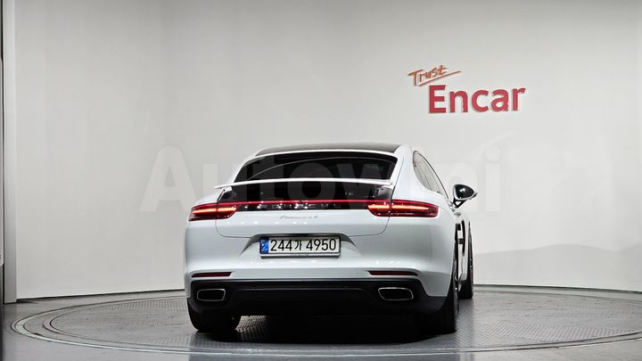 Porsche Panamera 2018 — 4