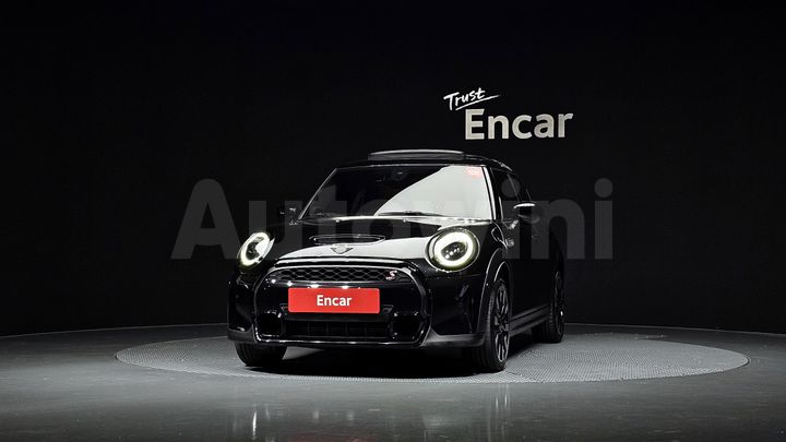 Mini Cooper 2023 — 3
