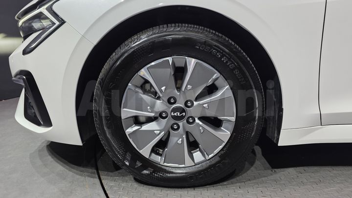 Kia K5 2025 — 5