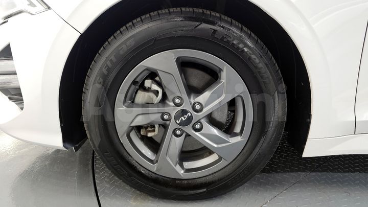 Kia K5 2023 — 5