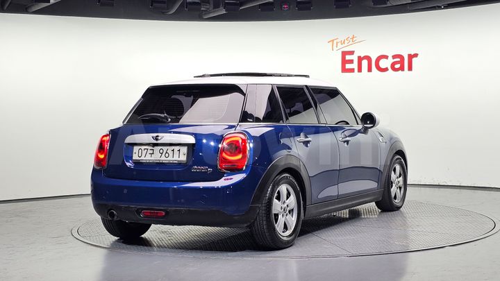 Mini Cooper 2015 — 2