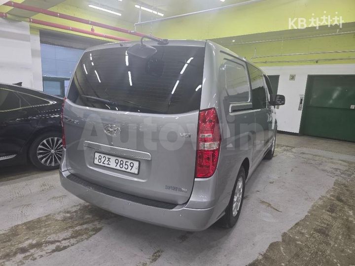 Hyundai Starex 2016 — 2