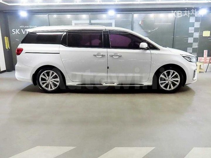 Kia Carnival 2019 — 3