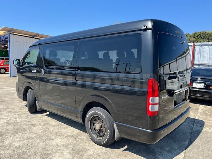 Toyota Hiace 2009 — 2