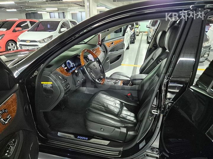 Hyundai Equus 2010 — 5