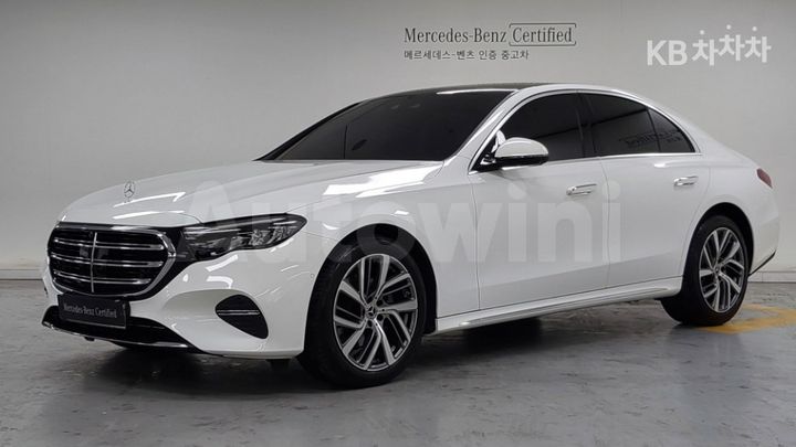 Mercedes Benz E Class 2024 — 2