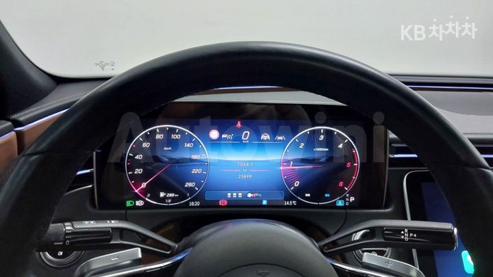 Mercedes Benz E Class 2024 — 5