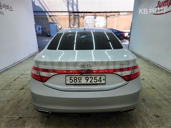 Hyundai Grandeur 2016 — 5