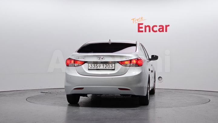 Hyundai Avante 2013 — 4