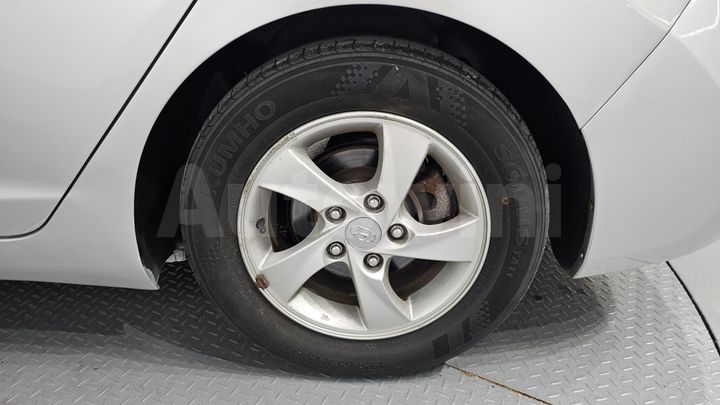 Hyundai Avante 2013 — 5