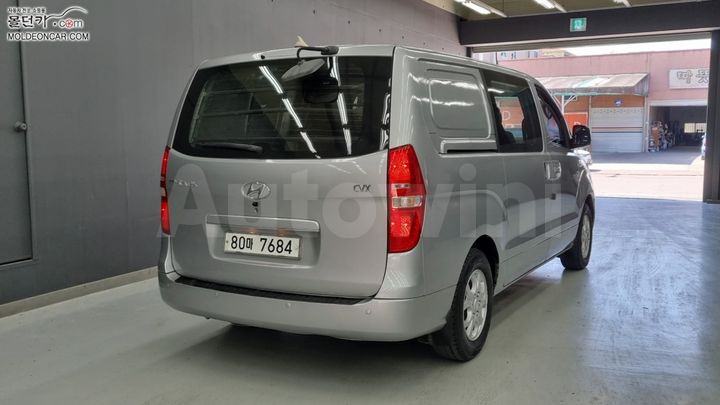 Hyundai Starex 2010 — 2