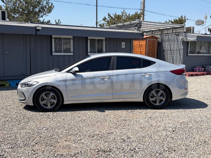 Hyundai Avante 2016 — 3
