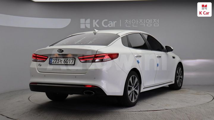 Kia K5 2017 — 2
