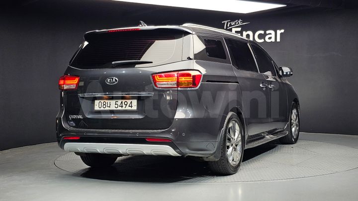 Kia Carnival 2018 — 2