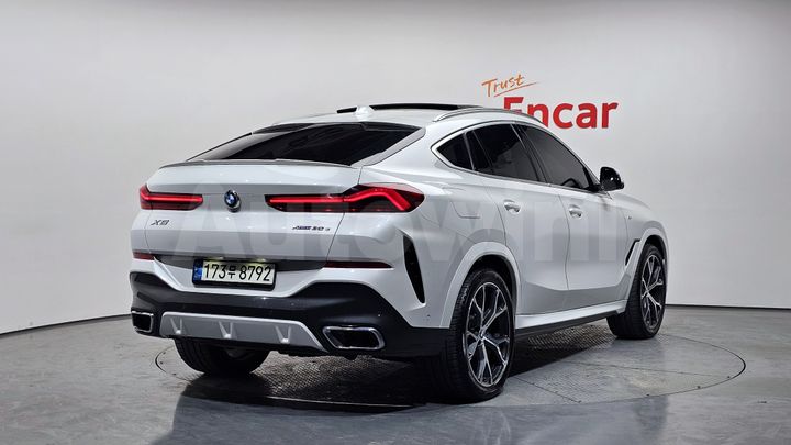 BMW X6 2021 — 2
