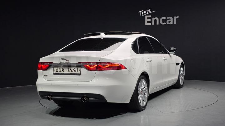 Jaguar XF 2017 — 2