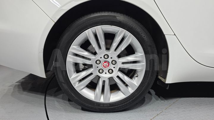 Jaguar XF 2017 — 5