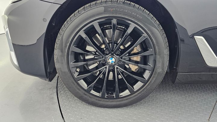 BMW 5 Series 2022 — 5