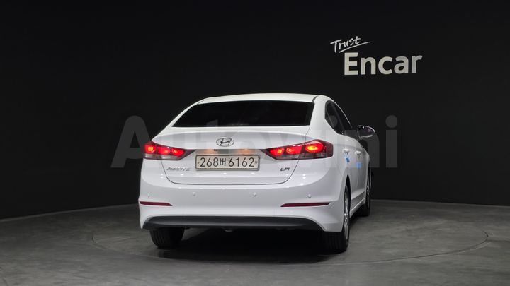 Hyundai Avante 2017 — 4
