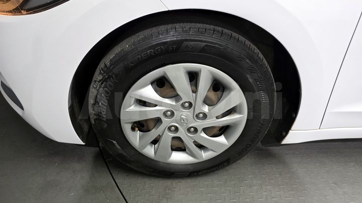 Hyundai Avante 2017 — 5