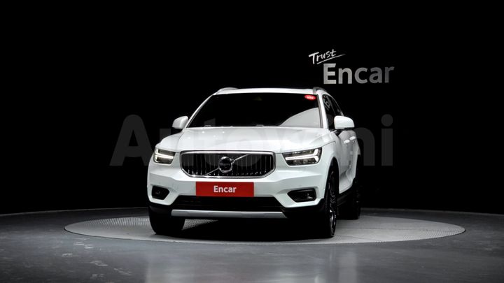 Volvo XC40 2020 — 3