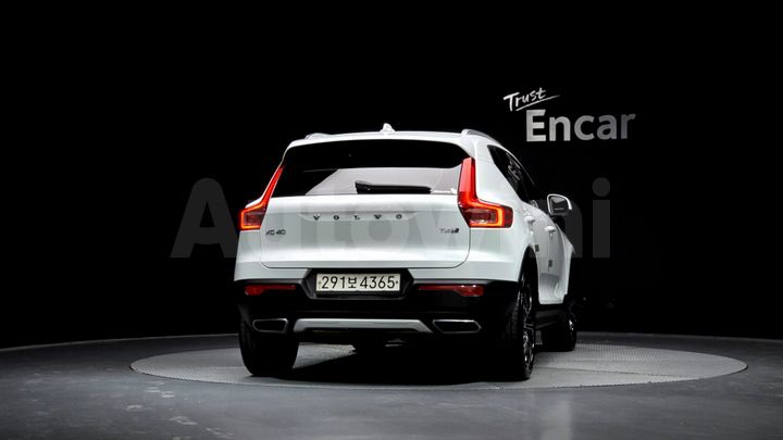 Volvo XC40 2020 — 4