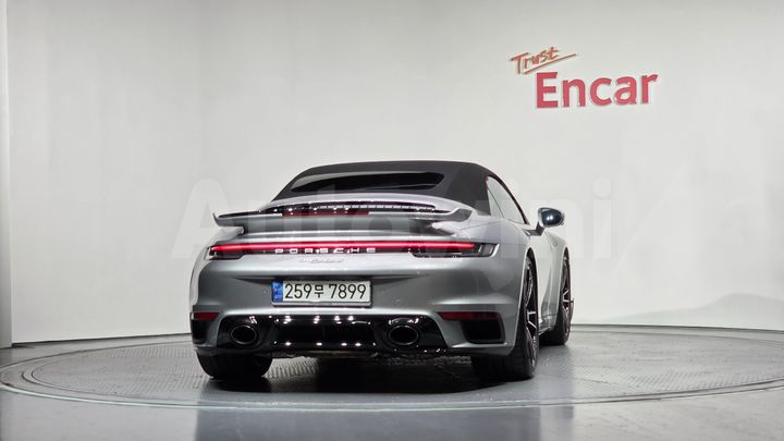 Porsche 911 2022 — 4
