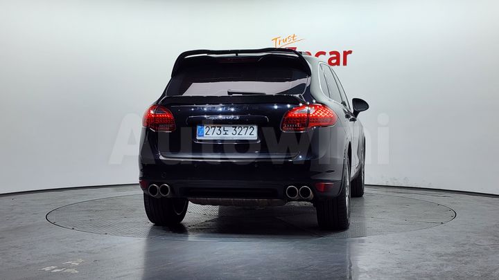 Porsche Cayenne 2011 — 4