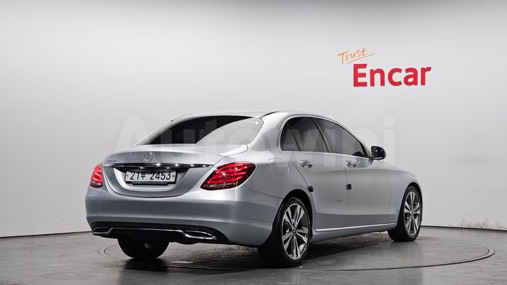Mercedes-Benz C Class 2018 — 2