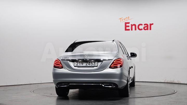 Mercedes-Benz C Class 2018 — 4