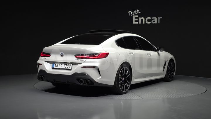 BMW 8 Series 2023 — 2