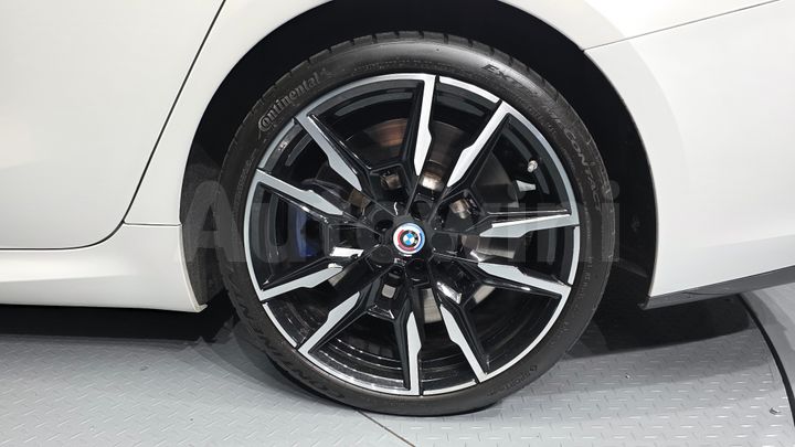 BMW 8 Series 2023 — 5