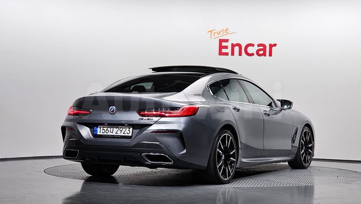 BMW 8 Series 2023 — 2