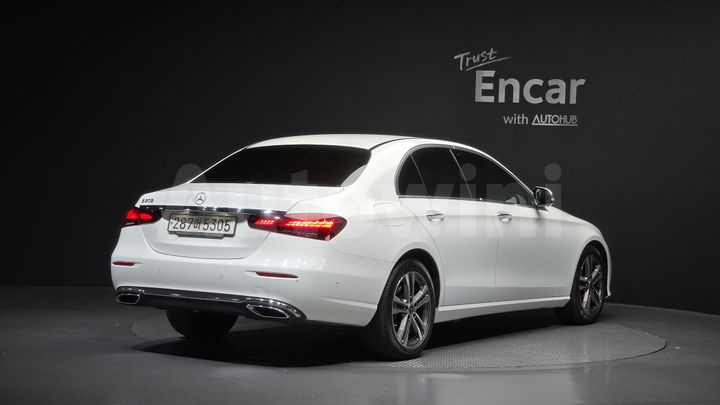 Mercedes Benz E Class 2023 — 2