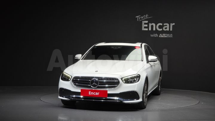 Mercedes Benz E Class 2023 — 3
