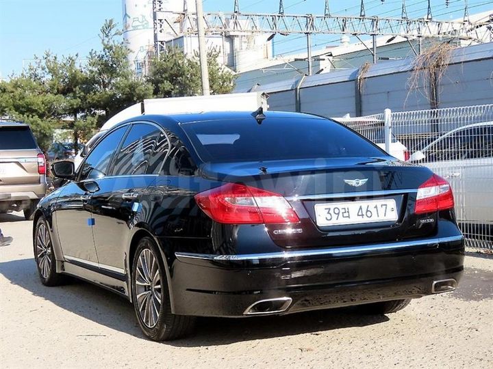 Hyundai Genesis 2013 — 3