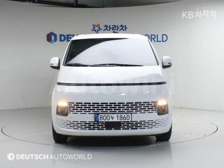 Hyundai Staria 2025 — 3