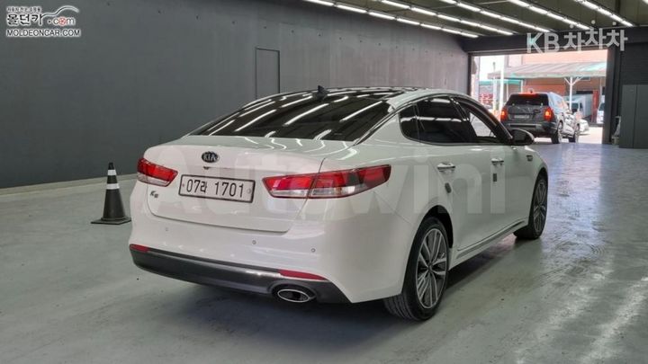 Kia K5 2016 — 2