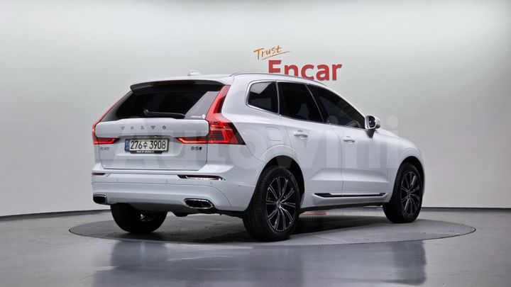 Volvo XC60 2021 — 2