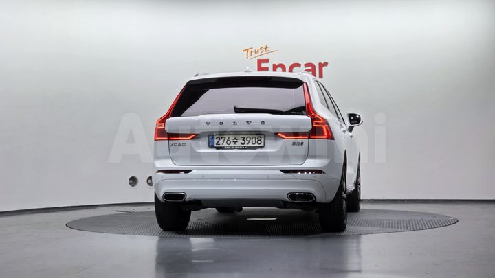 Volvo XC60 2021 — 4