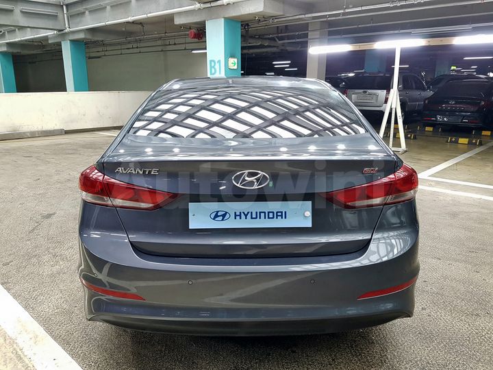 Hyundai Avante 2017 — 5