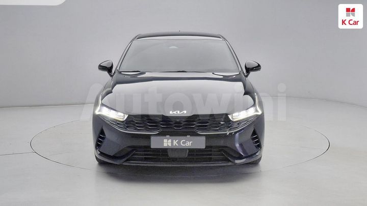 Kia K5 2023 — 2