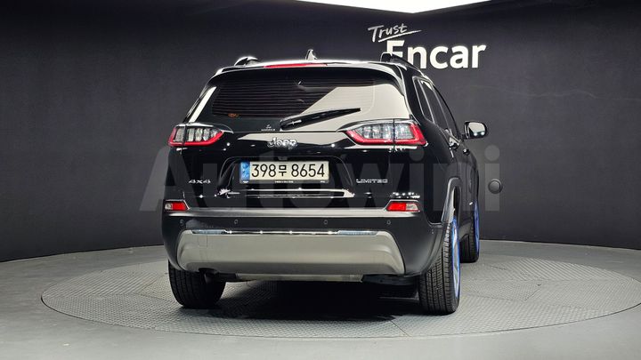Jeep Cherokee 2022 — 4