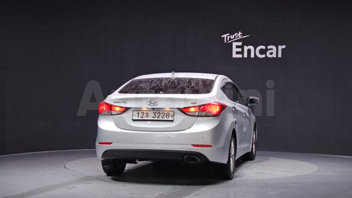 Hyundai Avante 2014 — 4