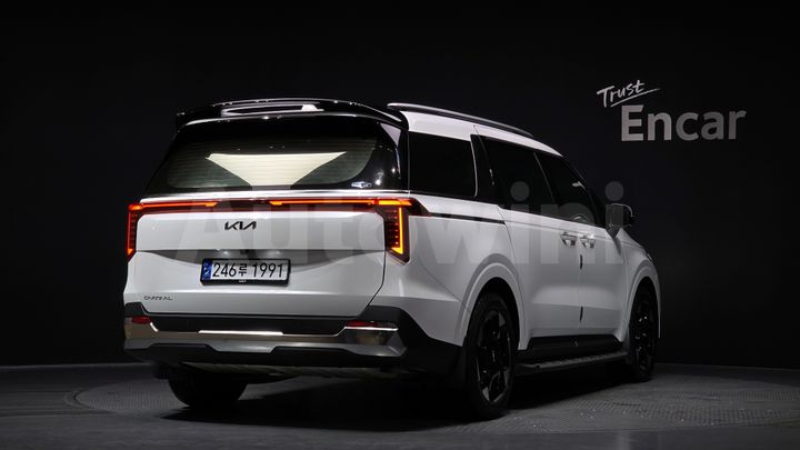 Kia Carnival 2025 — 2