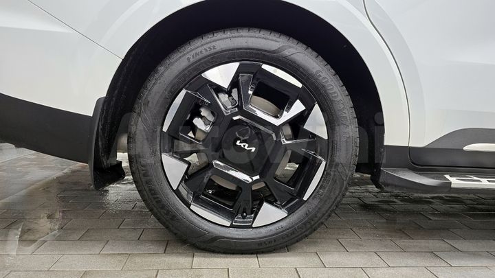 Kia Carnival 2025 — 5