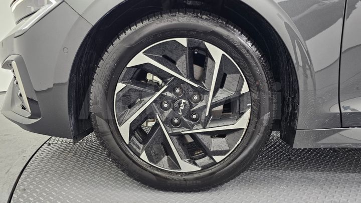 Kia K5 2025 — 5