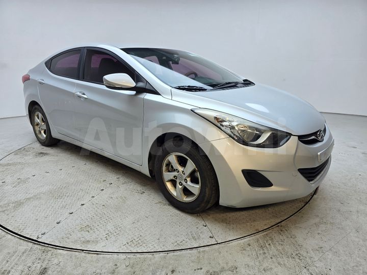 Hyundai Avante 2012 — 3