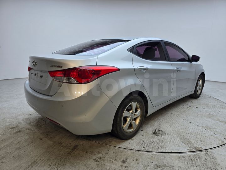 Hyundai Avante 2012 — 4