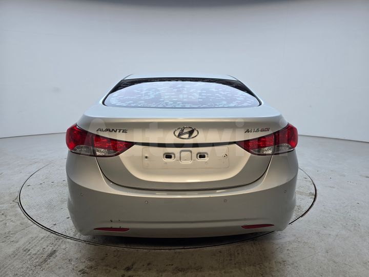 Hyundai Avante 2012 — 5